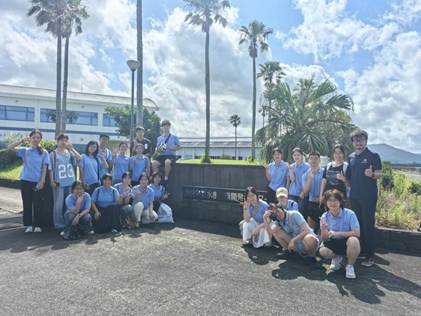 a动漫
访学团在鹿儿岛水产技术中心合影